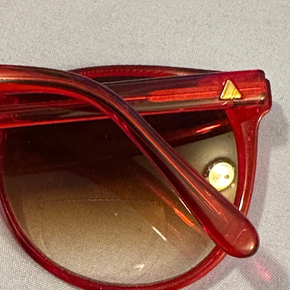 Liz Claiborne sunglasses readers +2.00 vintage‎ frames